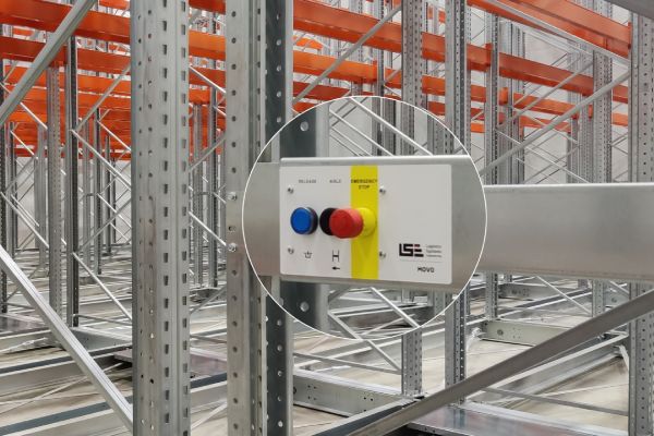 The emergency stop buttons completely stop the operation of the MovoRack racks